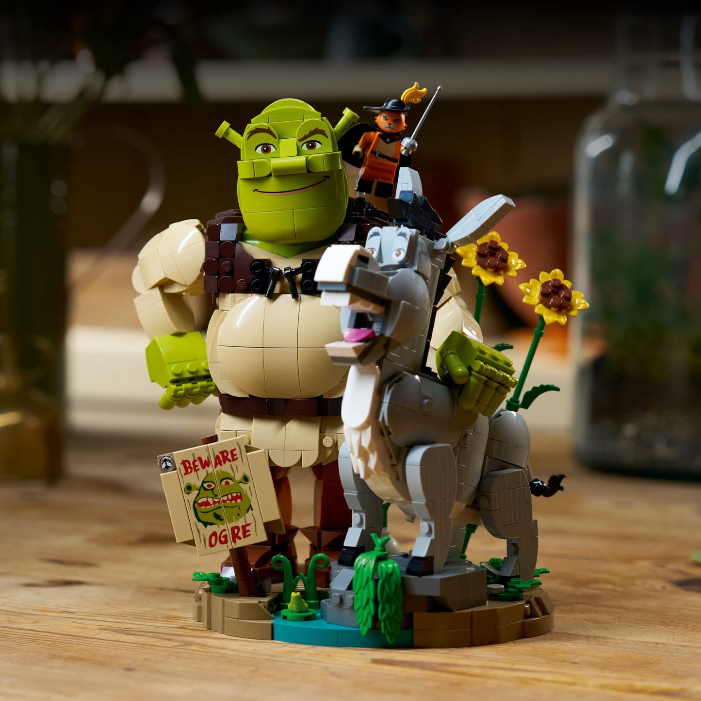 LEGO Shrek: Shrek, Donkey & Puss in Boots - Building Set for Adults, Ages 18+ - Father's Day Gift Idea - Movie Memorabilia for Home Office, Book Shelf Decor - Movie Gift for Women & Men - 72423