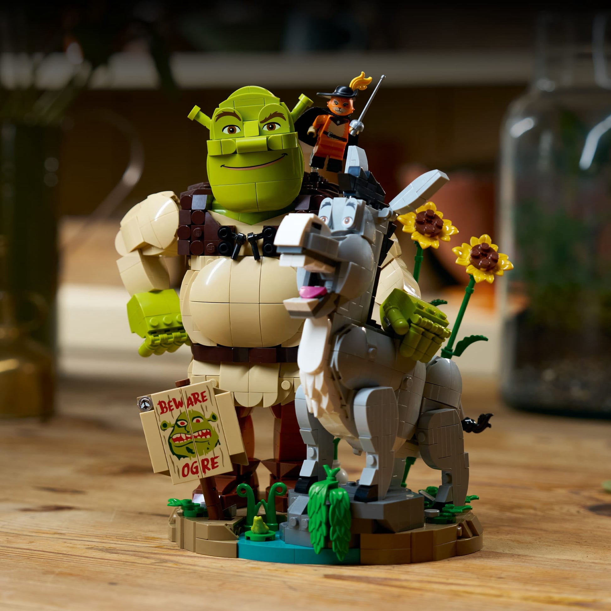LEGO Shrek: Shrek, Donkey & Puss in Boots - Building Set for Adults, Ages 18+ - Father's Day Gift Idea - Movie Memorabilia for Home Office, Book Shelf Decor - Movie Gift for Women & Men - 72423