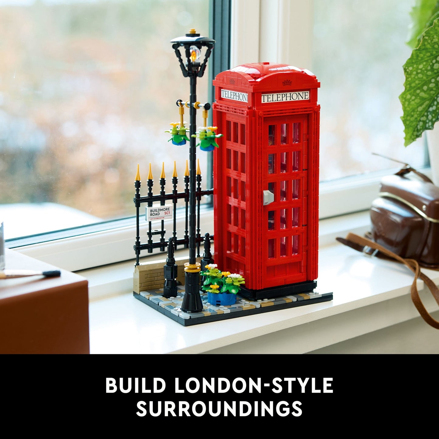 LEGO Ideas Red London Telephone Booth and Cell Phone Holder for Build and Display - London Souvenir Gift for Adults - Home or Office Décor - 21347