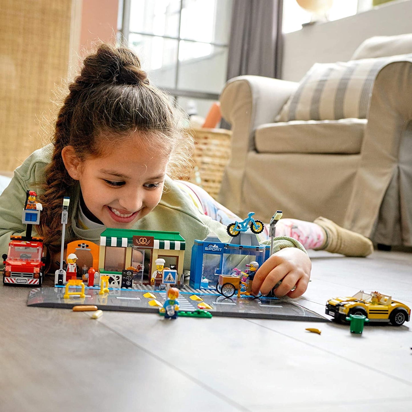 LEGO Shopping Street 60306 Building Set (533 Pieces)
