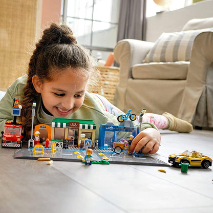 LEGO Shopping Street 60306 Building Set (533 Pieces)