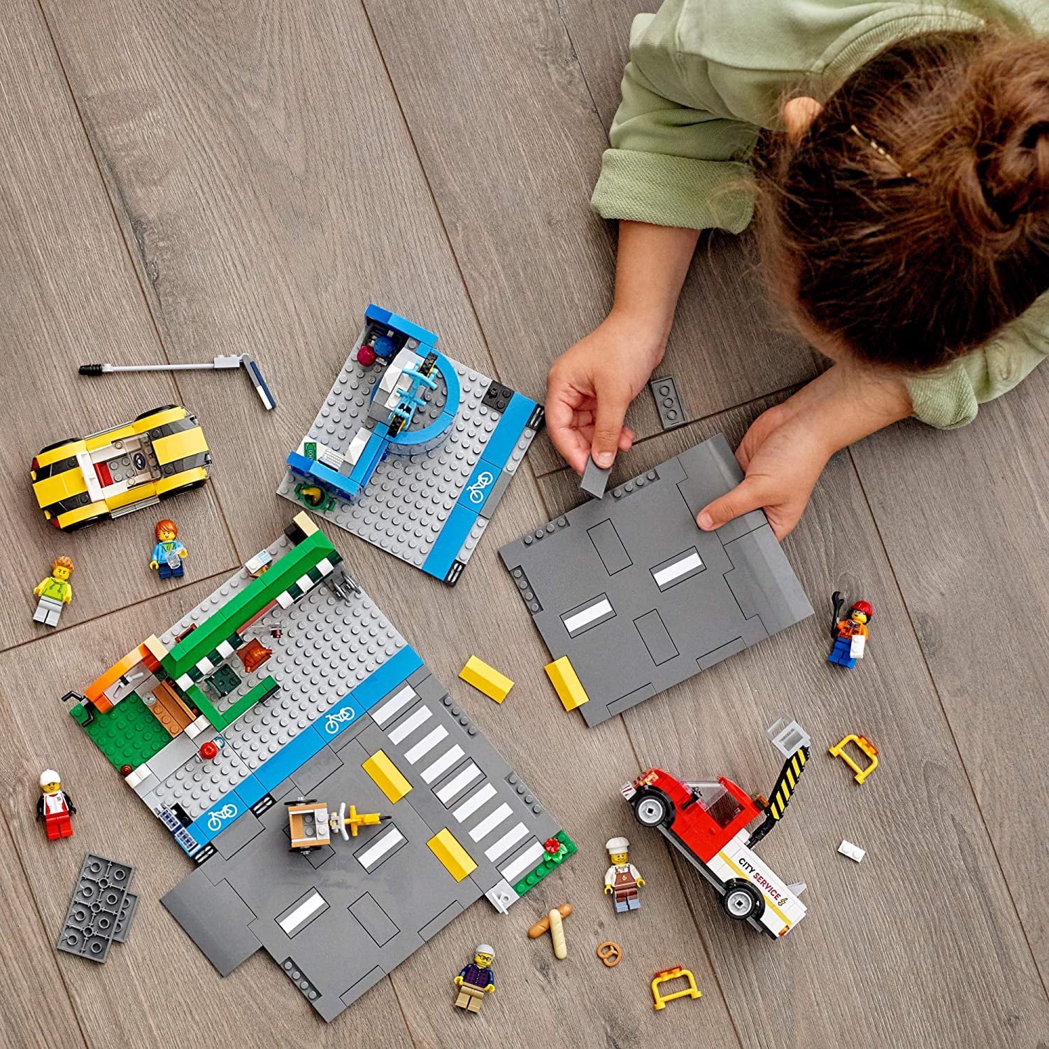 LEGO Shopping Street 60306 Building Set (533 Pieces)